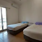 Apartament 10min Walk To Finikoudes Beach, Spacious 2-bed